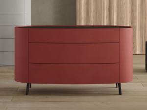 Деревянный комод