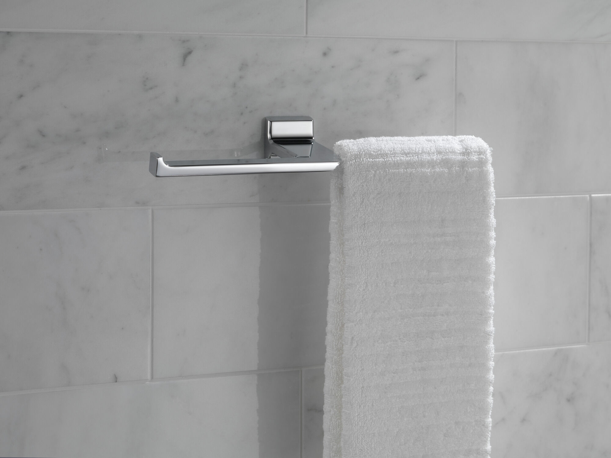 79955-PN Двойной держатель ткани Delta Faucet Pivotal Полированный никель  - Вид №14