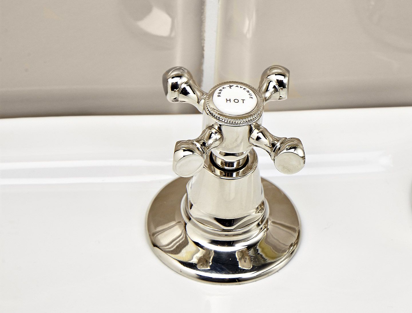 Смеситель для биде с одним отверстием и отдельными розетками Park Avenue Hopkins ARCH-00125511 - Вид №1