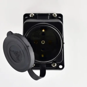 Розетка наружной установки накл. с заглушкой 2Р+РЕ 1х16А 220-240V черный