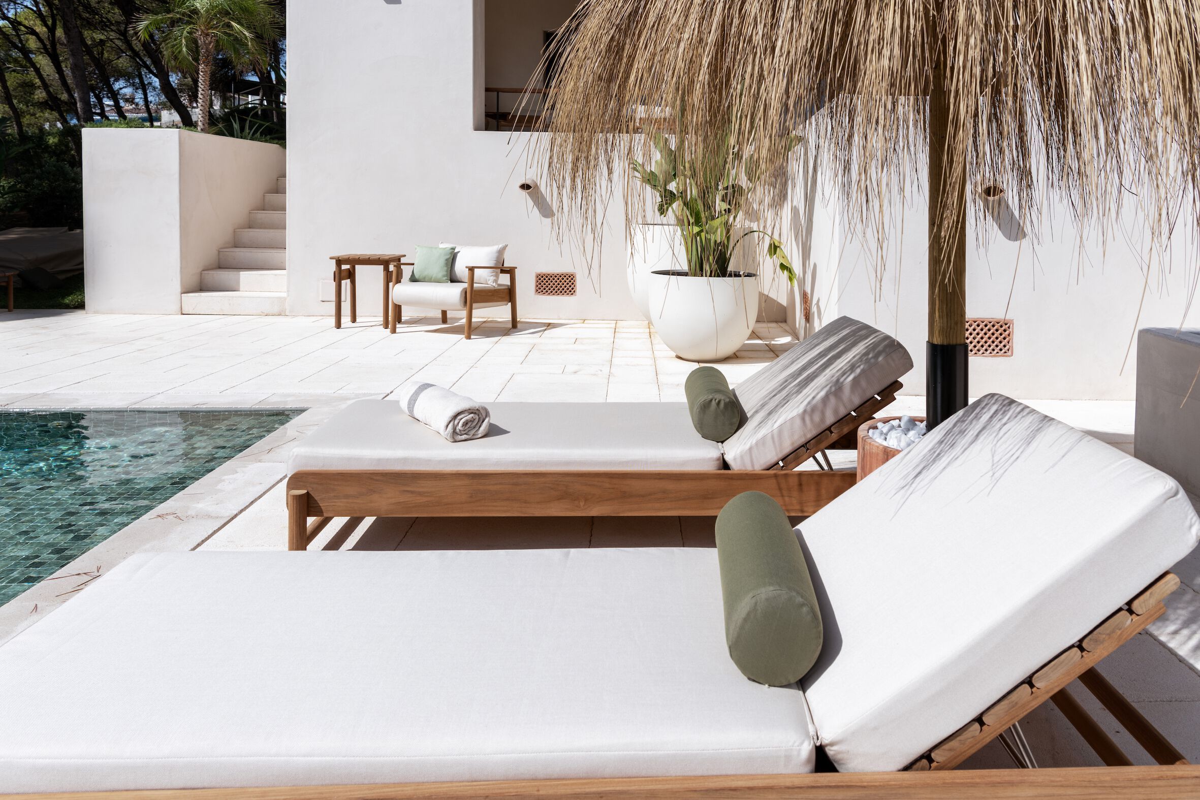 Садовая кровать из тикового дерева с подушками Sunbrella FJAKA Pomalo ARCH-00055129 - Вид №19