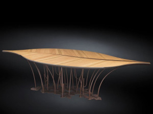 Деревянный стол для гостиной