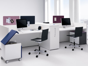 Многосекционный стол со звукопоглощающими перегородками