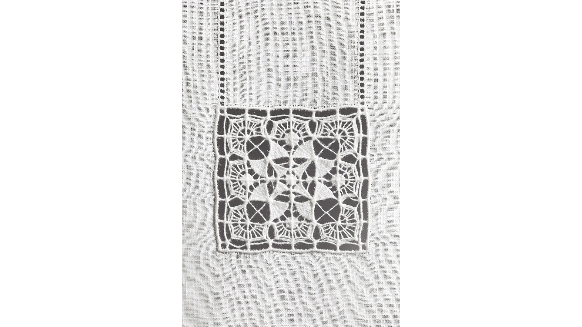 10621154 Крестецкая строчка Скатерть 150x150см Ткань  - Вид №1