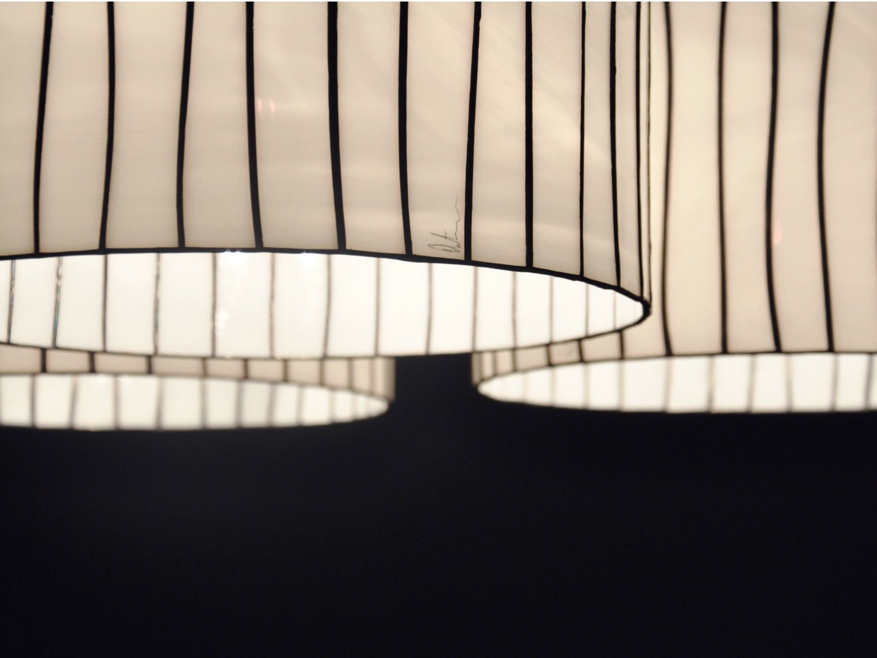Стеклянный светодиодный подвесной светильник A-Emotional Light Curvas ARCH-00105796 - Вид №3