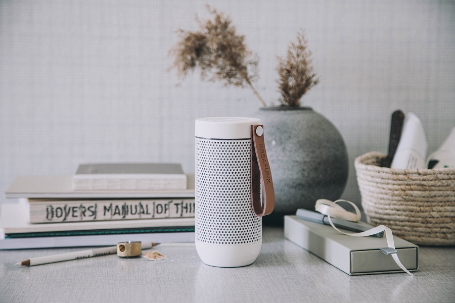 Колонка беспроводная с ремешком aFUNK, белая KREAFUNK KFCD13 - Вид №2