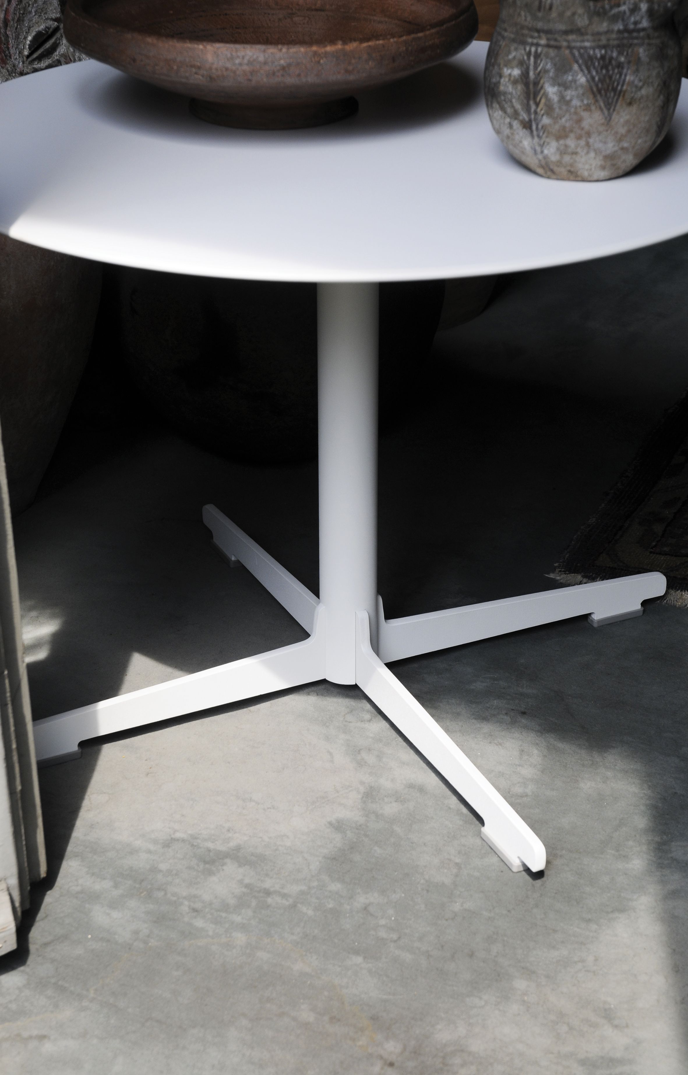 Круглый журнальный столик Alias Cross Table ARCH-00054379 - Вид №1