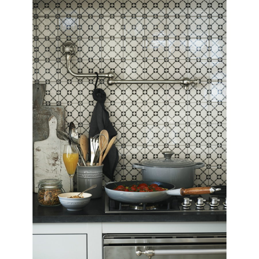 Сковорода чугунная Le Creuset с деревянной ручкой, Ø28 см, серая 20058285410460 - Вид №3