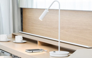 054998 Настольная лампа белая Estiluz Volta