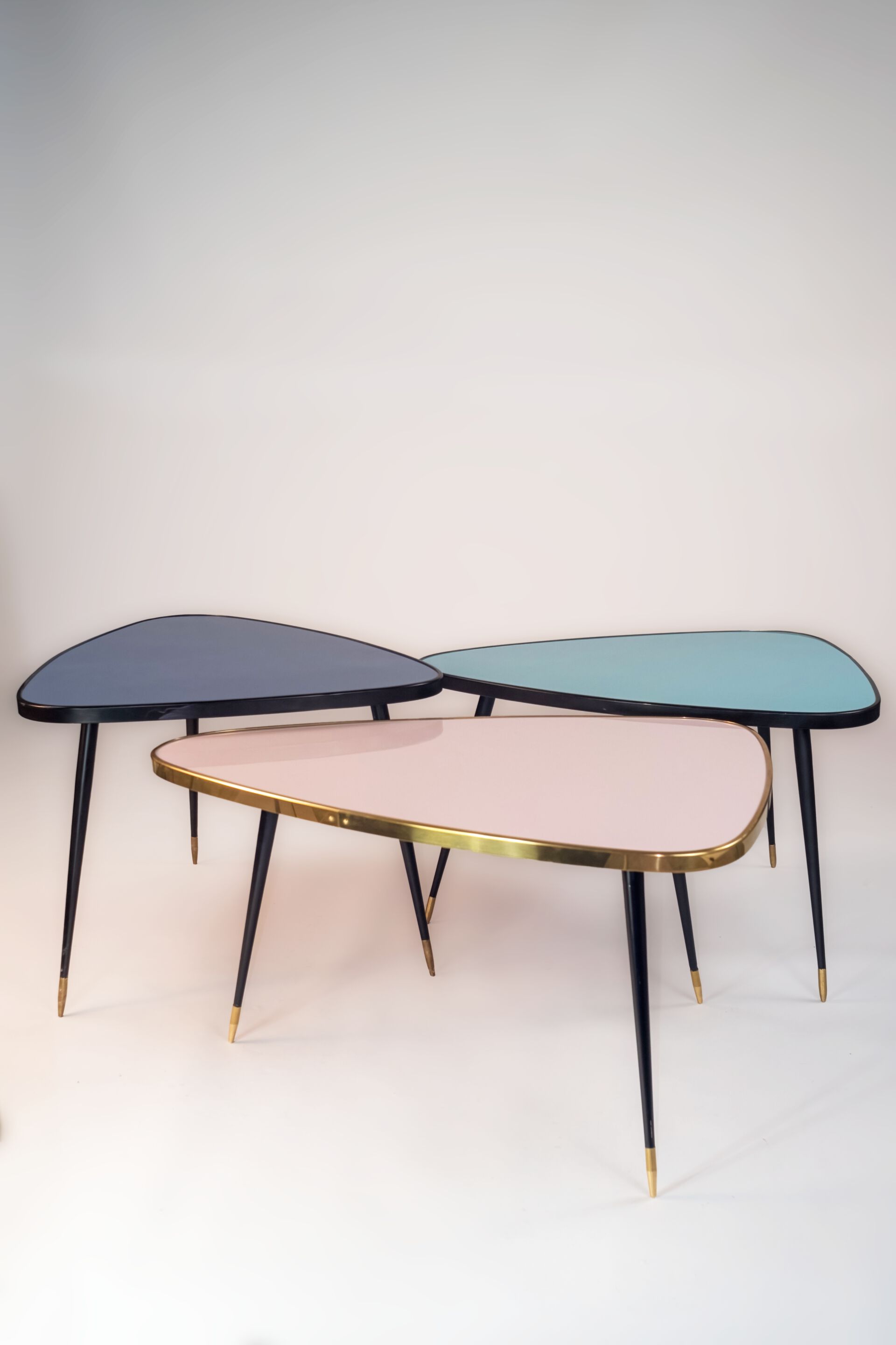 Журнальный столик из ламинированного стекла с полированным латунным профилем Jover+Valls Antique Boutique-Twist ARCH-00039988 - Вид №17