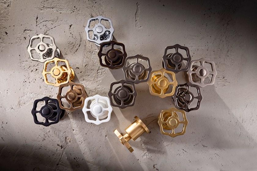 GRAFF Смеситель для раковины на 3 отверстия Vintage 5330000 - Вид №1