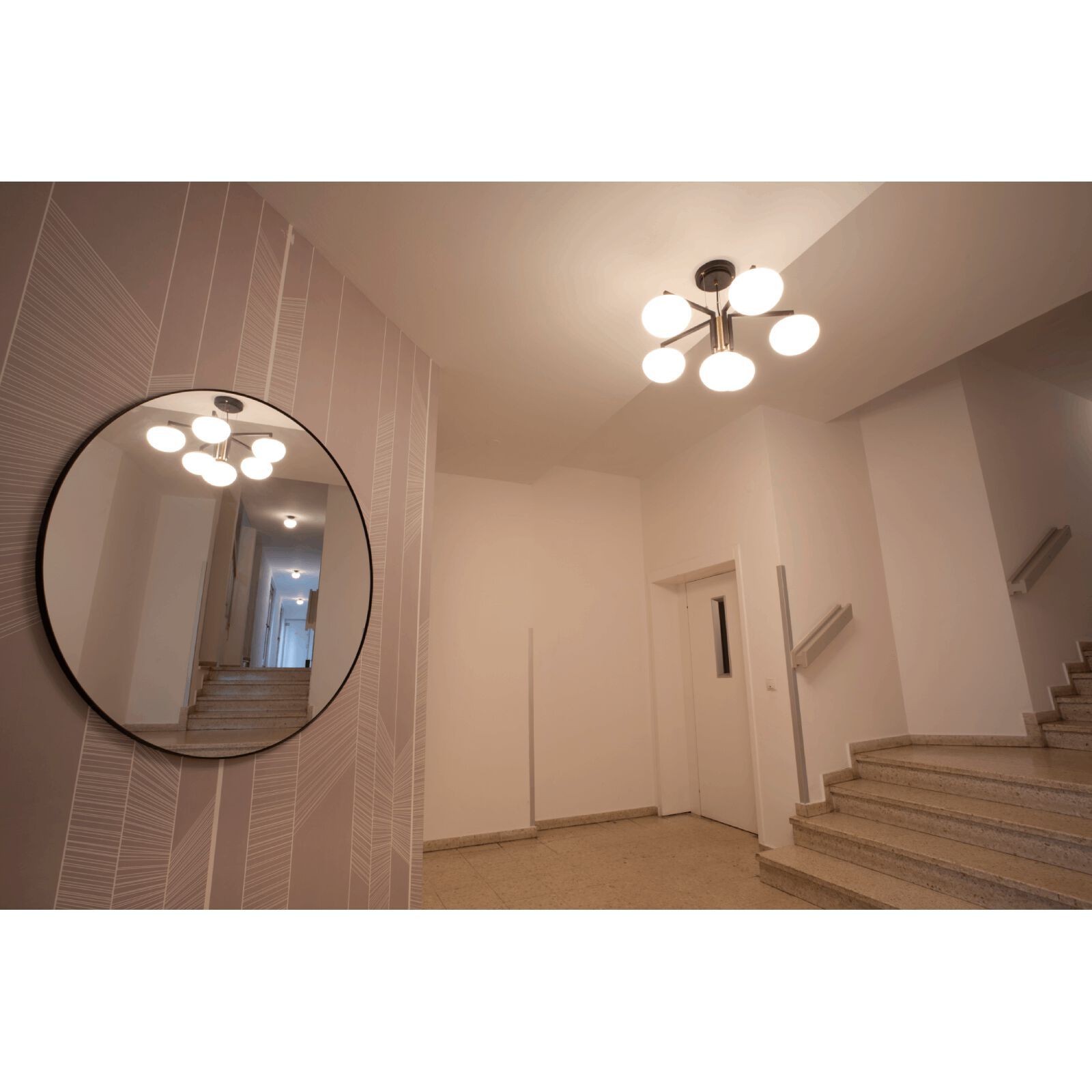 Люстра из опалового стекла с регулируемой яркостью Orion Жозефина ARCH-00086818 - Вид №3