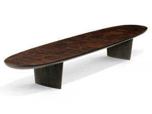 Низкий журнальный столик из массива дерева