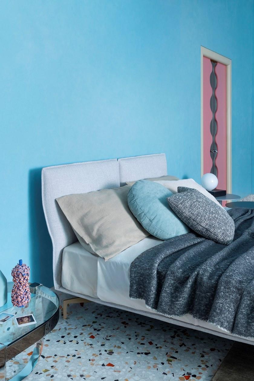 Saba Italia Двуспальная кровать из ткани с мягким изголовьем Avant-après sun-id-1478111 - Вид №4