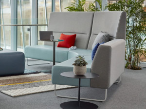 Модульный изогнутый диван из ткани с высокой спинкой