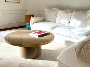 Низкий журнальный столик