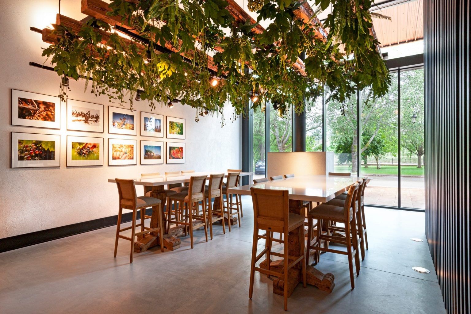 Высокий бархатный табурет с подставкой для ног со спинкой CREARTE COLLECTIONS Luxor Essence ARCH-00143928 - Вид №3