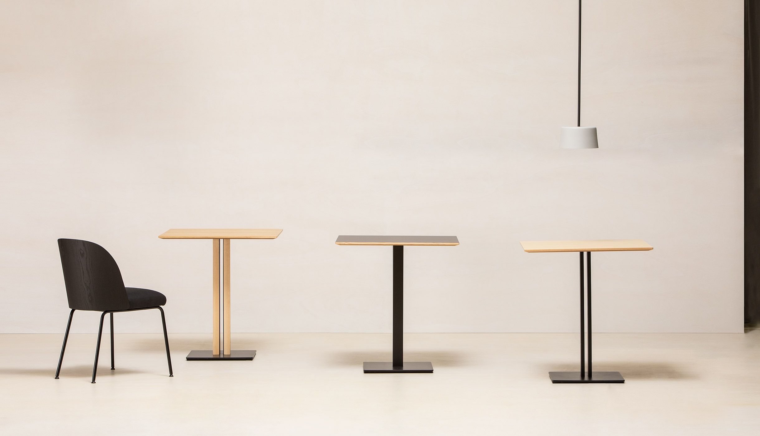 Квадратный стол с ясенем и стальным основанием Vergés сэндвич ARCH-00014538