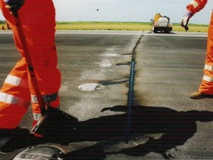 MAGE Битумная мастика для герметизации