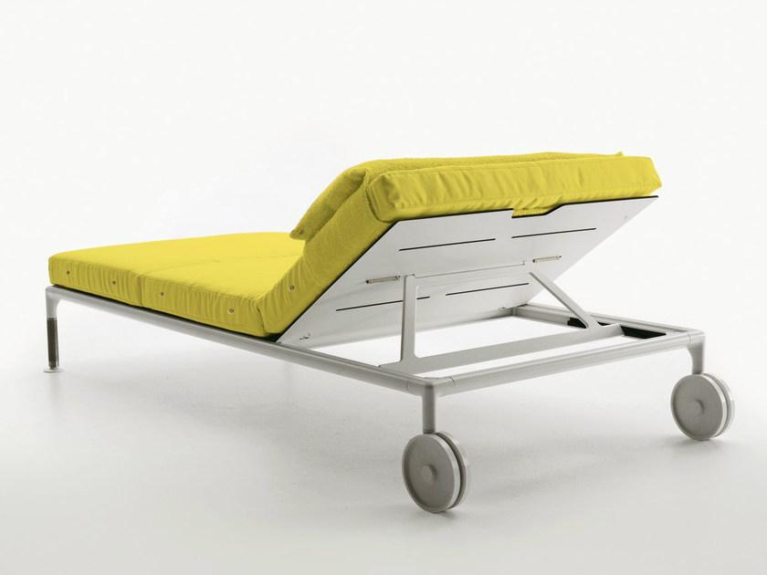 B&B Italia Outdoor Садовая кушетка из ткани Recliner на колесиках Springtime sun-id-1393660 - Вид №1