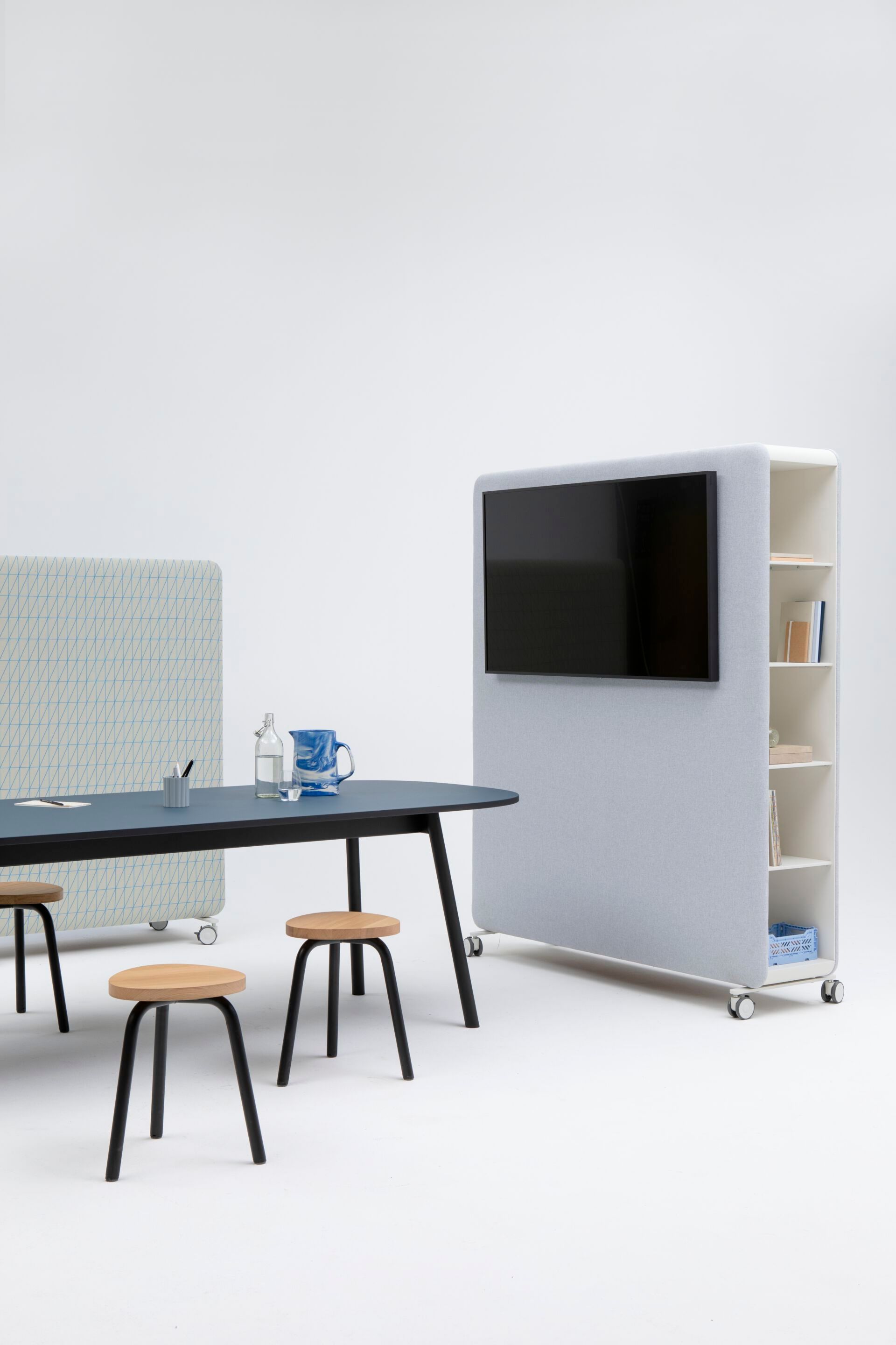 Низкий стул из стали и дерева Cascando Pully ARCH-00109724 - Вид №1