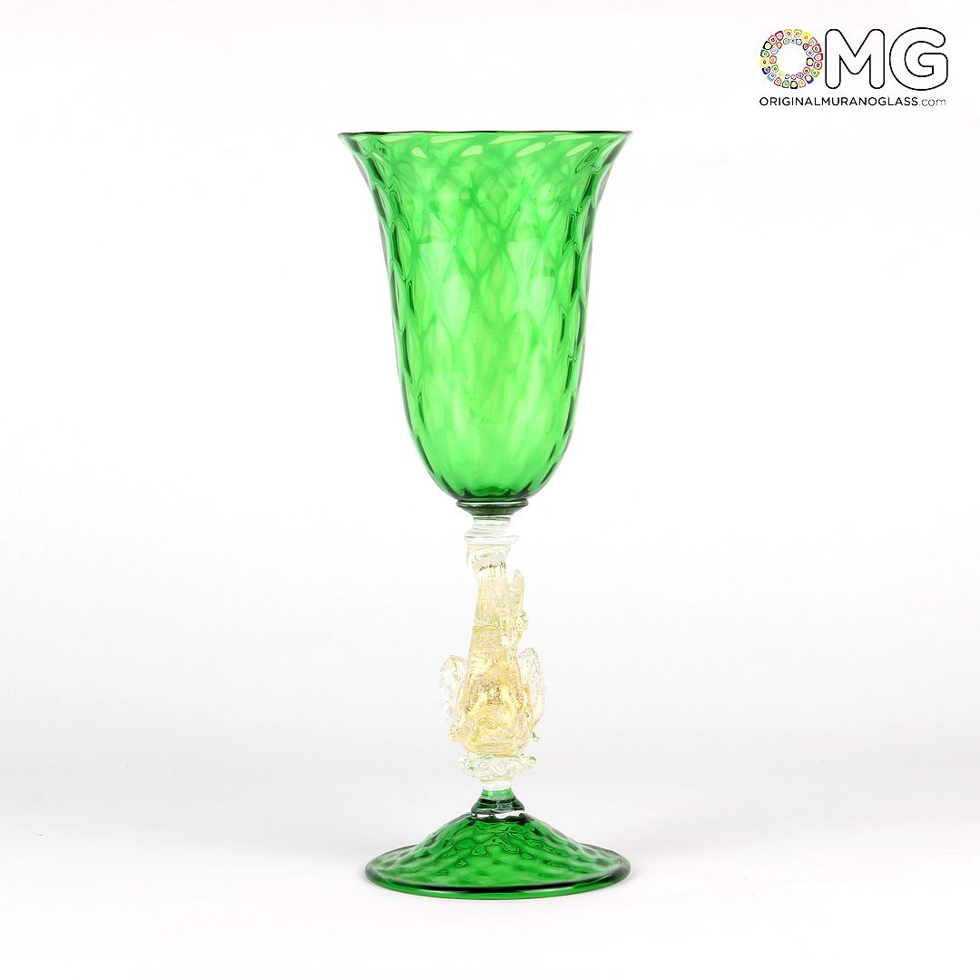 1928 ORIGINALMURANOGLASS Венецианский бокал изумрудный с золотой рыбкой - муранское стекло 9 см  - Вид №1