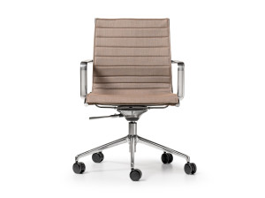 Офисное кресло с регулируемой высотой и подлокотниками с 5 спицами