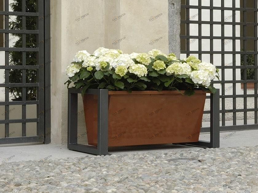 A.U.ESSE Кашпо для общественных мест из стали Titta 1202100