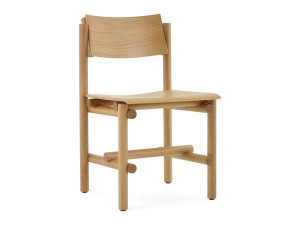 Деревянный стул с открытой спинкой