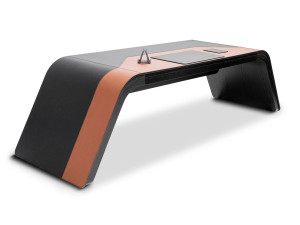 Деревянный и кожаный стол