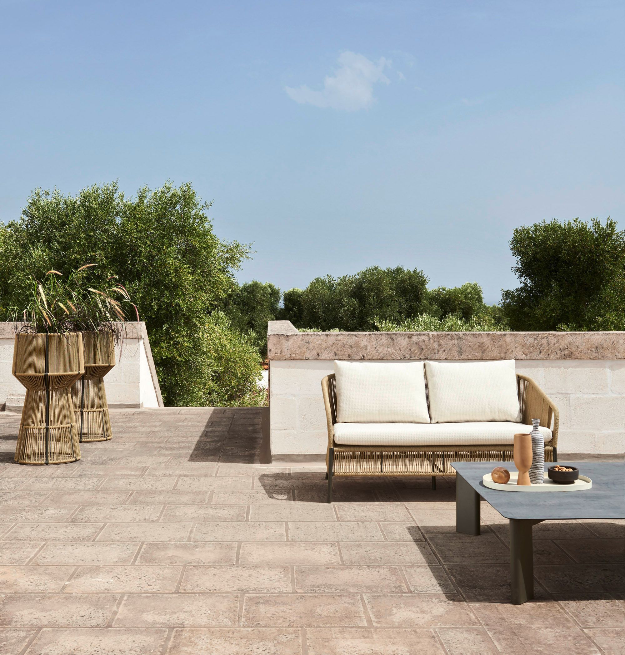 Алюминиевый и деревянный квадратный садовый стол Varaschin плинтус ARCH-00152045 - Вид №2