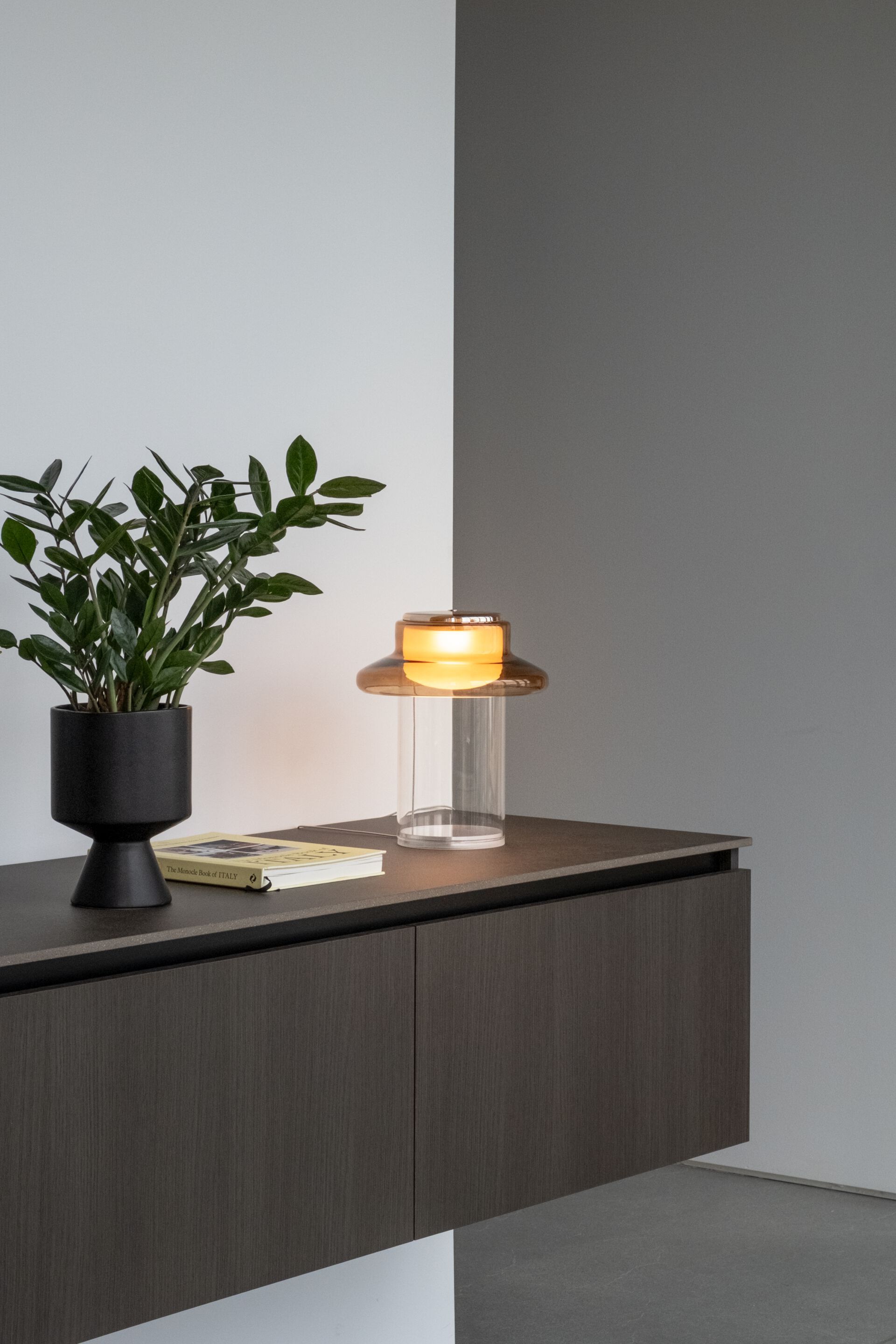 Стеклянная настольная лампа A-N-D Pace ARCH-00130647 - Вид №1