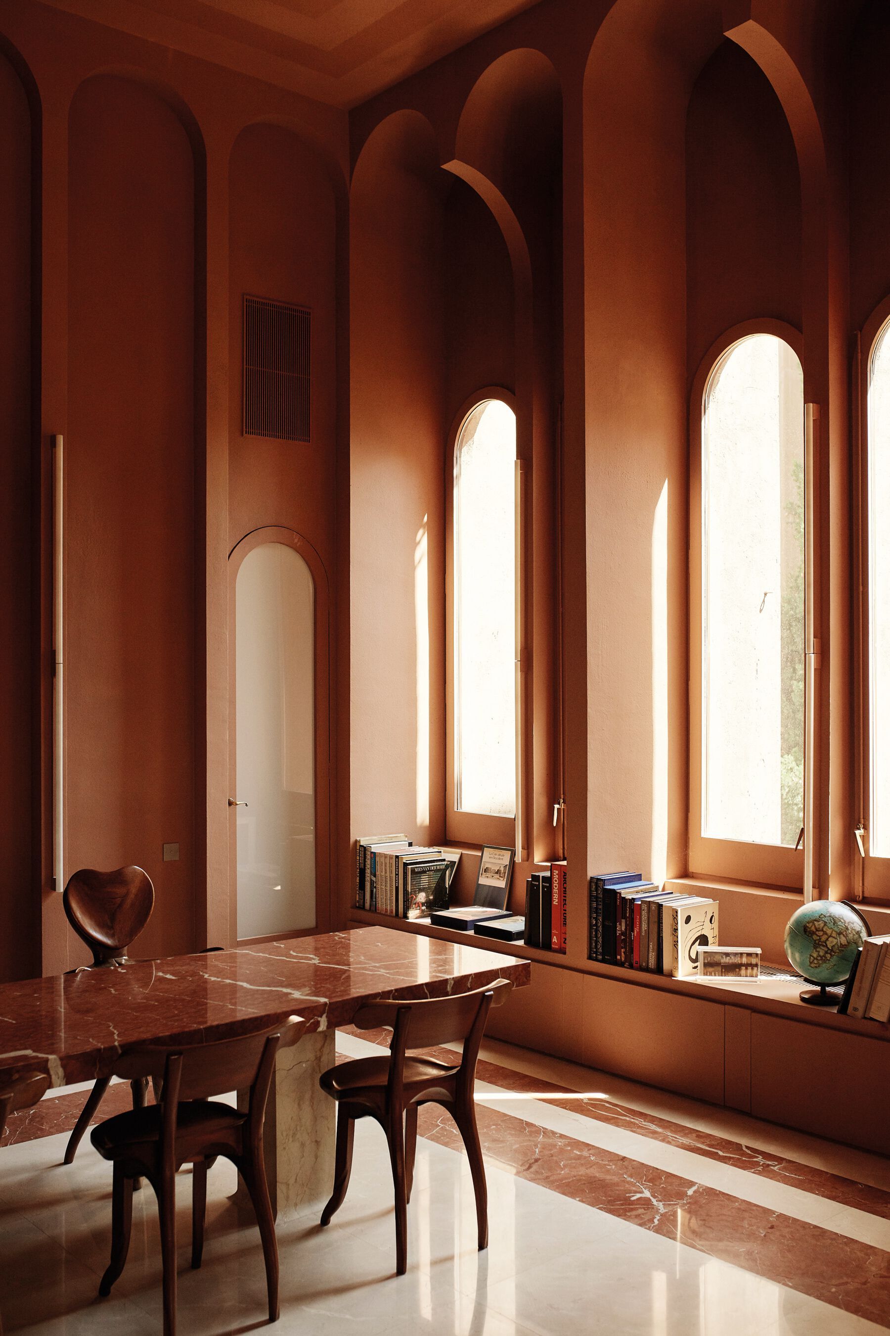 Стул из массива дерева с подлокотниками BD Barcelona ARCH-00142689 - Вид №10