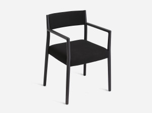 Тканевый стул с подлокотниками