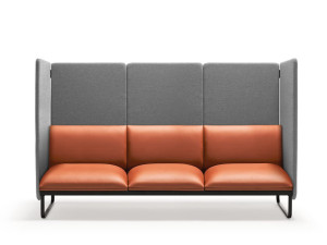 Кожаный диван с высокой спинкой