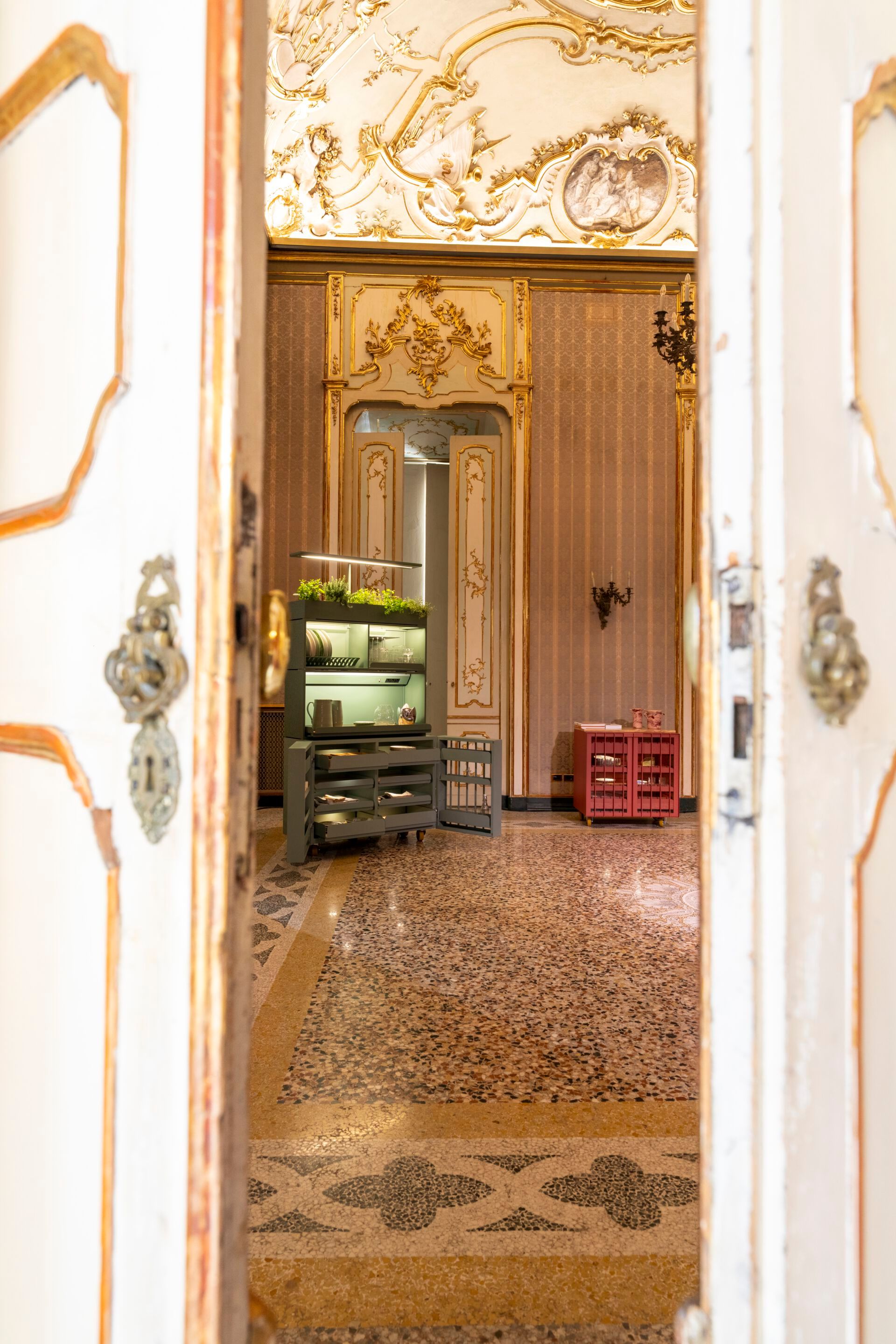 Модульный шкаф из окрашенной стали и оливкового дерева Officine Tamborrino MEMÈ ARCH-00114854 - Вид №18