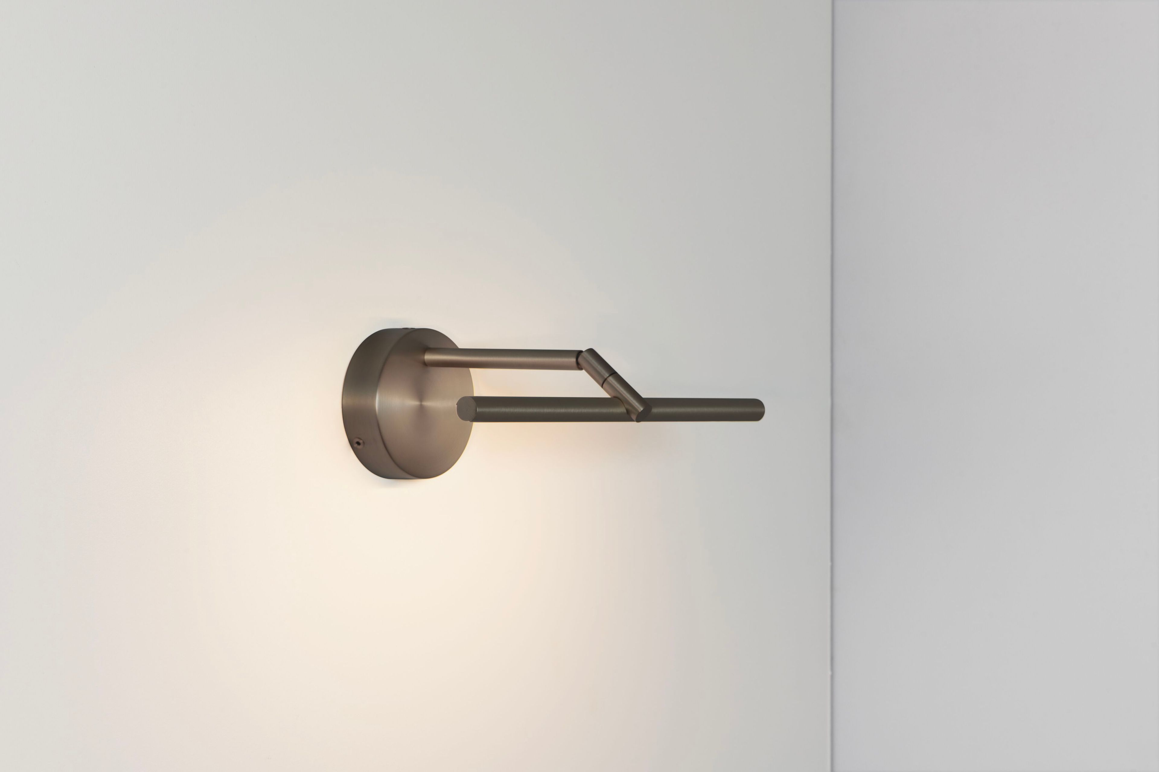 Латунный светодиодный настенный светильник для картин CVL Luminaires Airy ARCH-00003742 - Вид №5