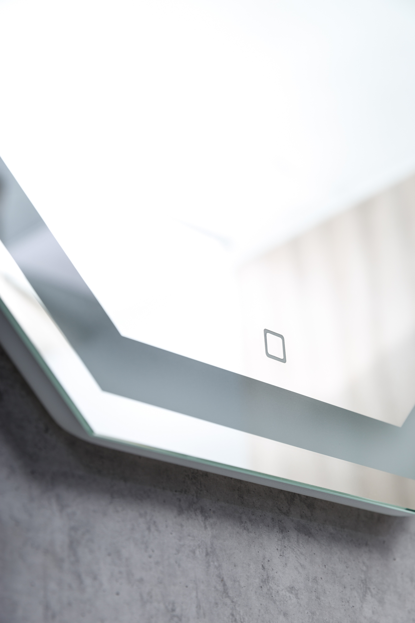 Зеркало с встроенным светильником и сенсорным выключателем BelBagno SPC-OTT-1000-800-LED-TCH  - Вид №3