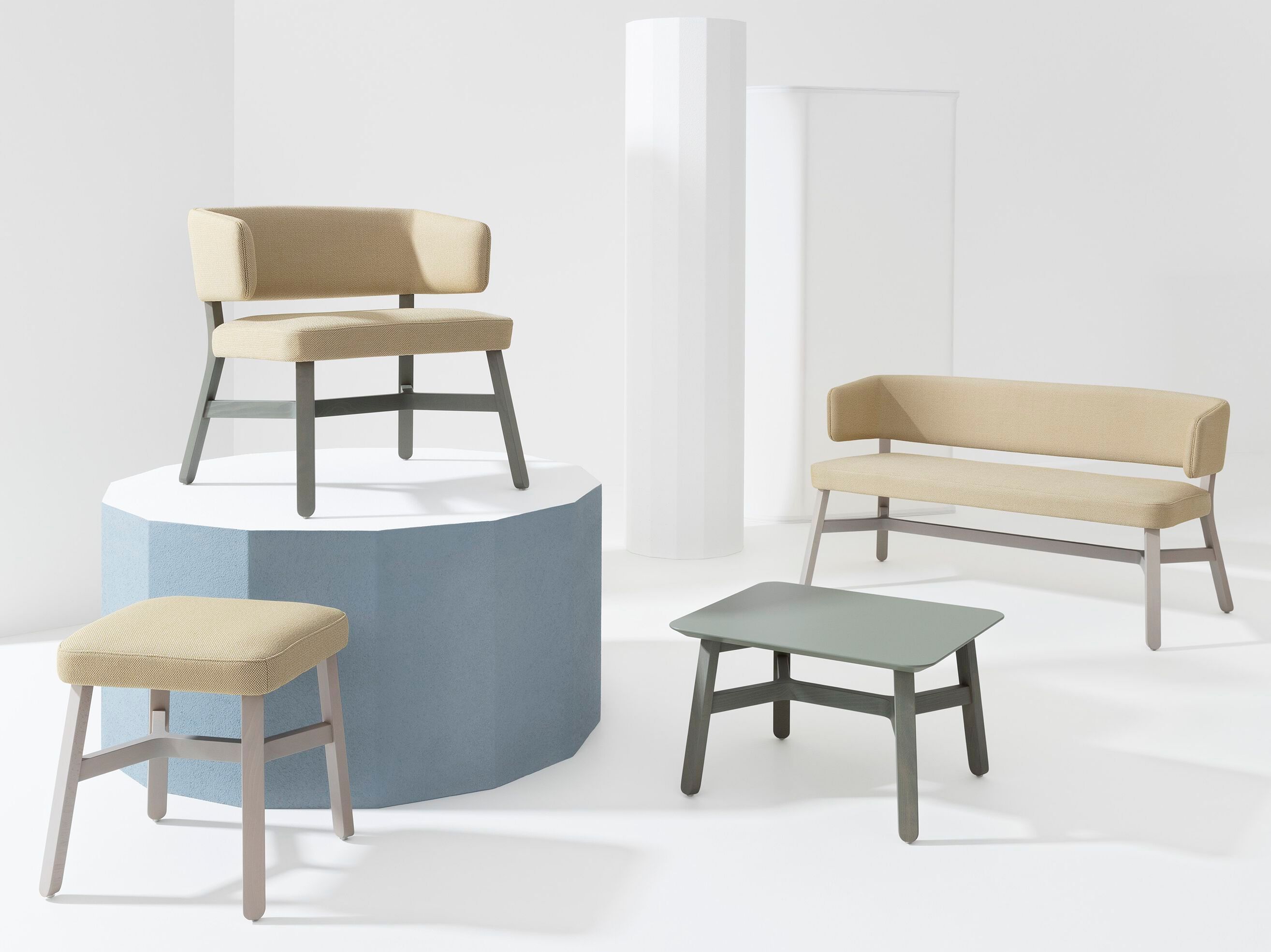 Кресло из бука с мягким сиденьем Billiani круассан ARCH-00000794 - Вид №3