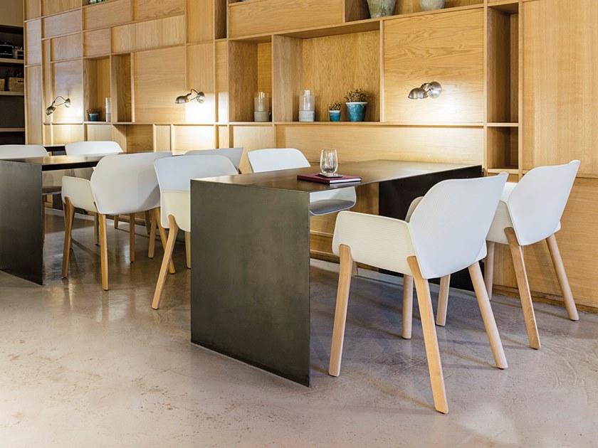 Andreu World Стул из технополимера с подлокотниками Nuez So2770 - Вид №5