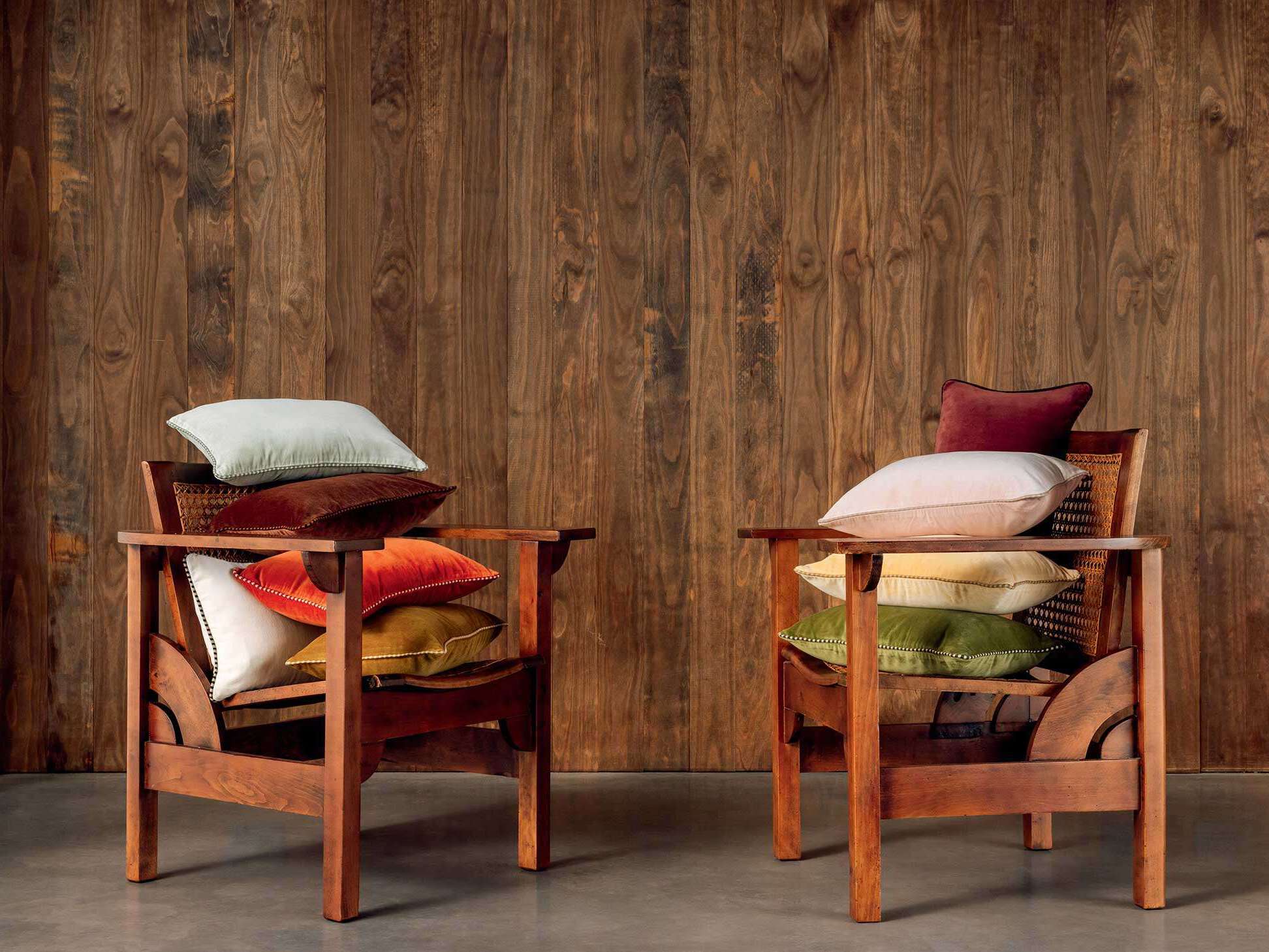 Бархатная прямоугольная однотонная подушка Élitis OLYMPE ARCH-00040319