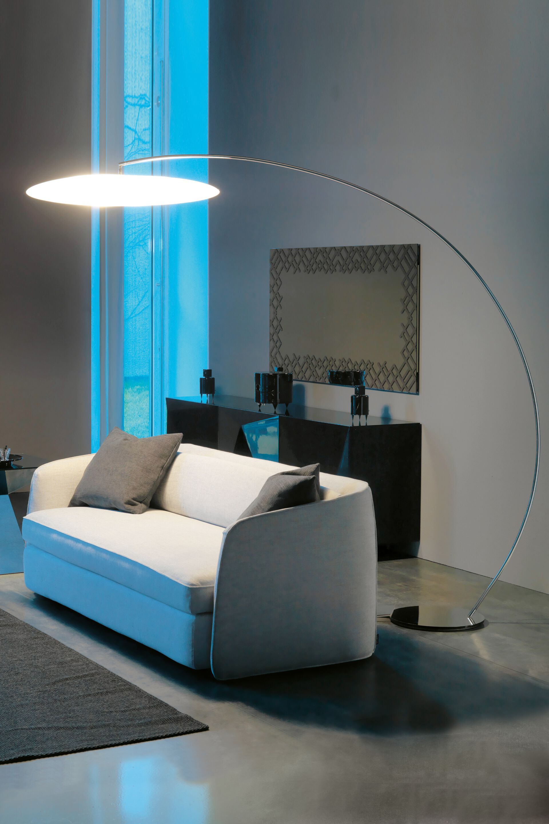 Хромированная стальная дуговая лампа и полиэтиленовый абажур Cattelan italia Astra ARCH-00015631