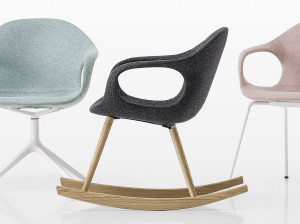 Тканевое кресло-качалка с подлокотниками