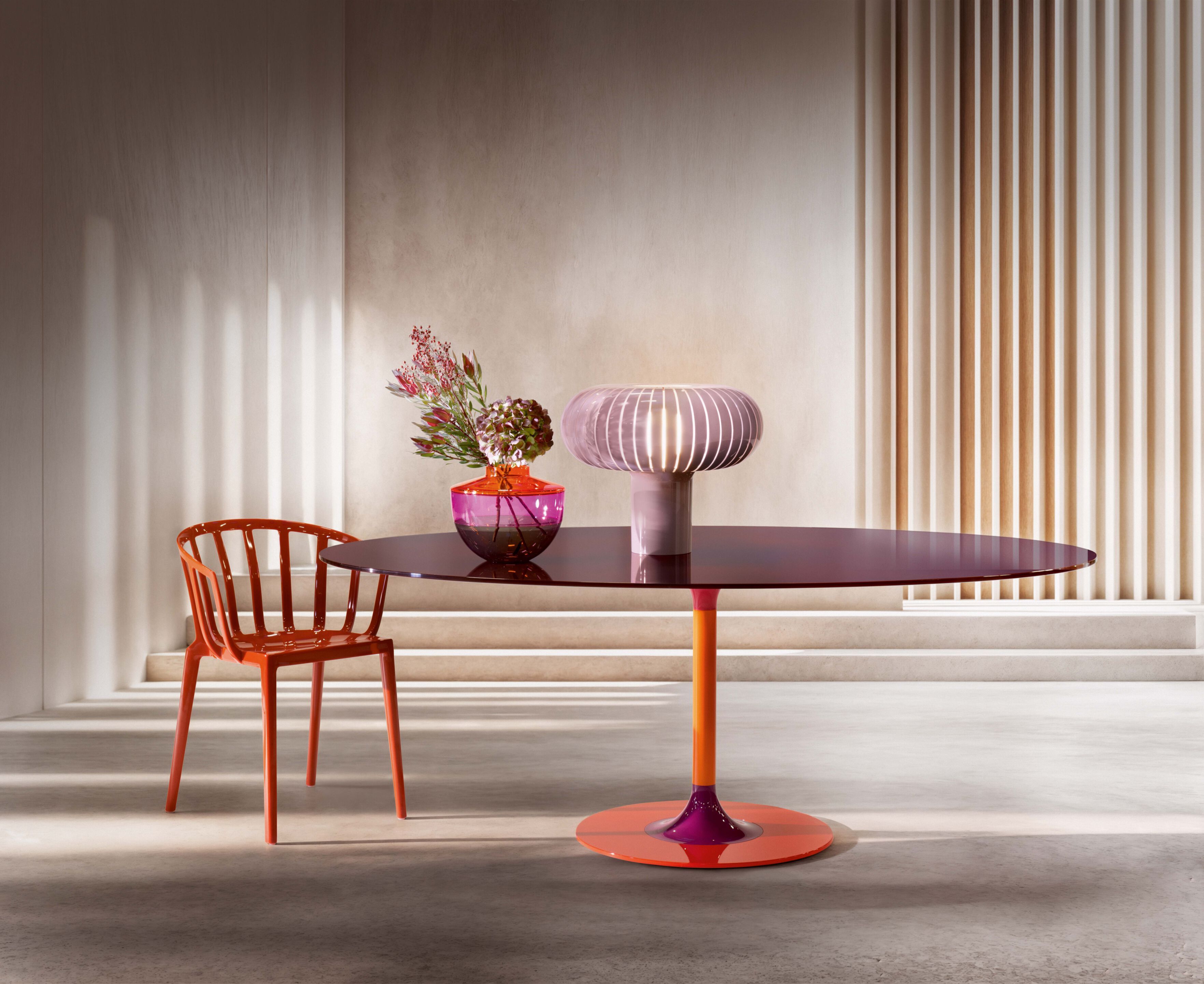 Овальный стол с хрустальной столешницей и стальным основанием Kartell Тьерри ARCH-00125470 - Вид №1