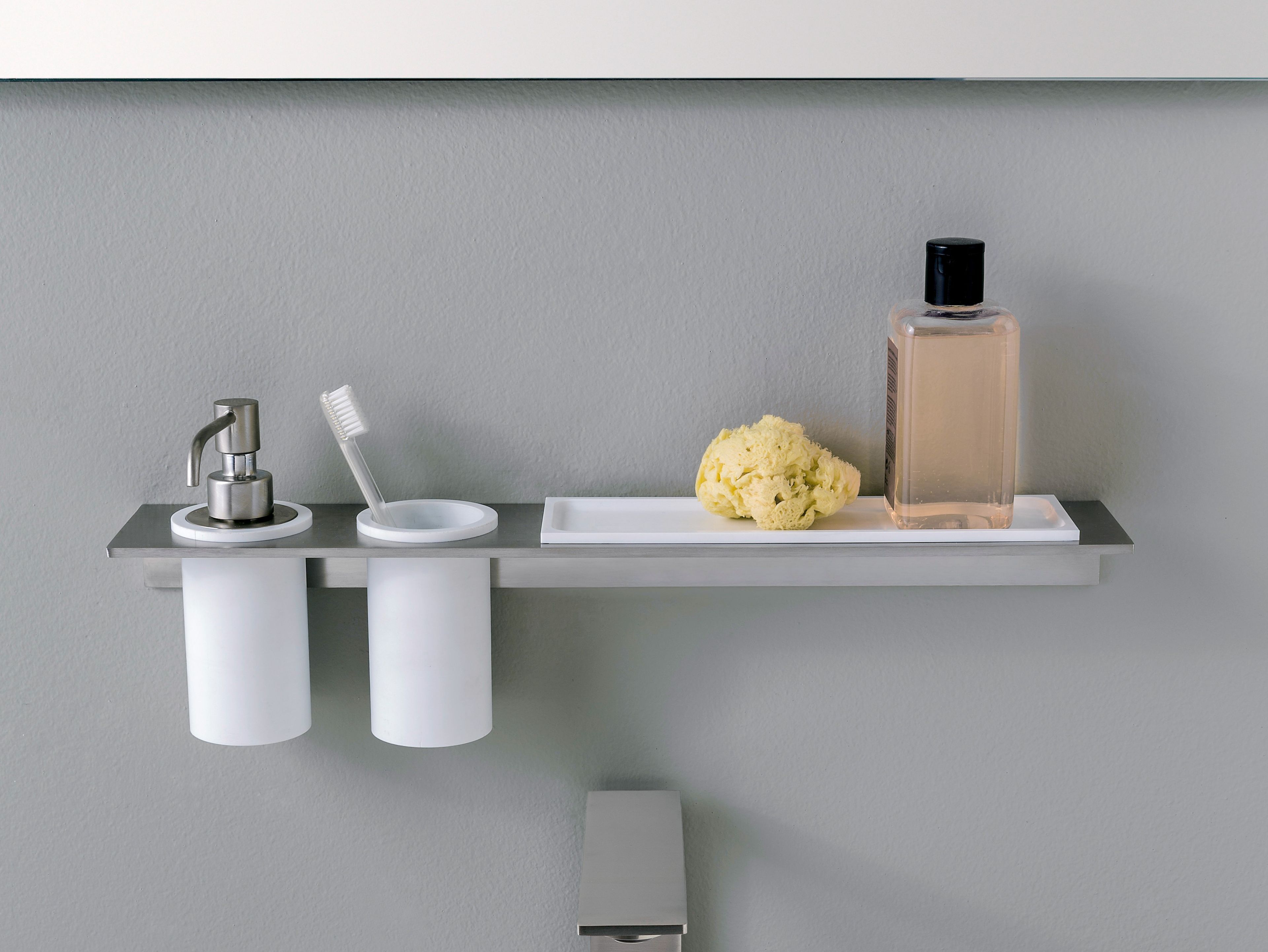 Полка для ванной комнаты с держателем для зубных щеток и дозатором мыла Rubinetterie Treemme 5 мм ARCH-00027404