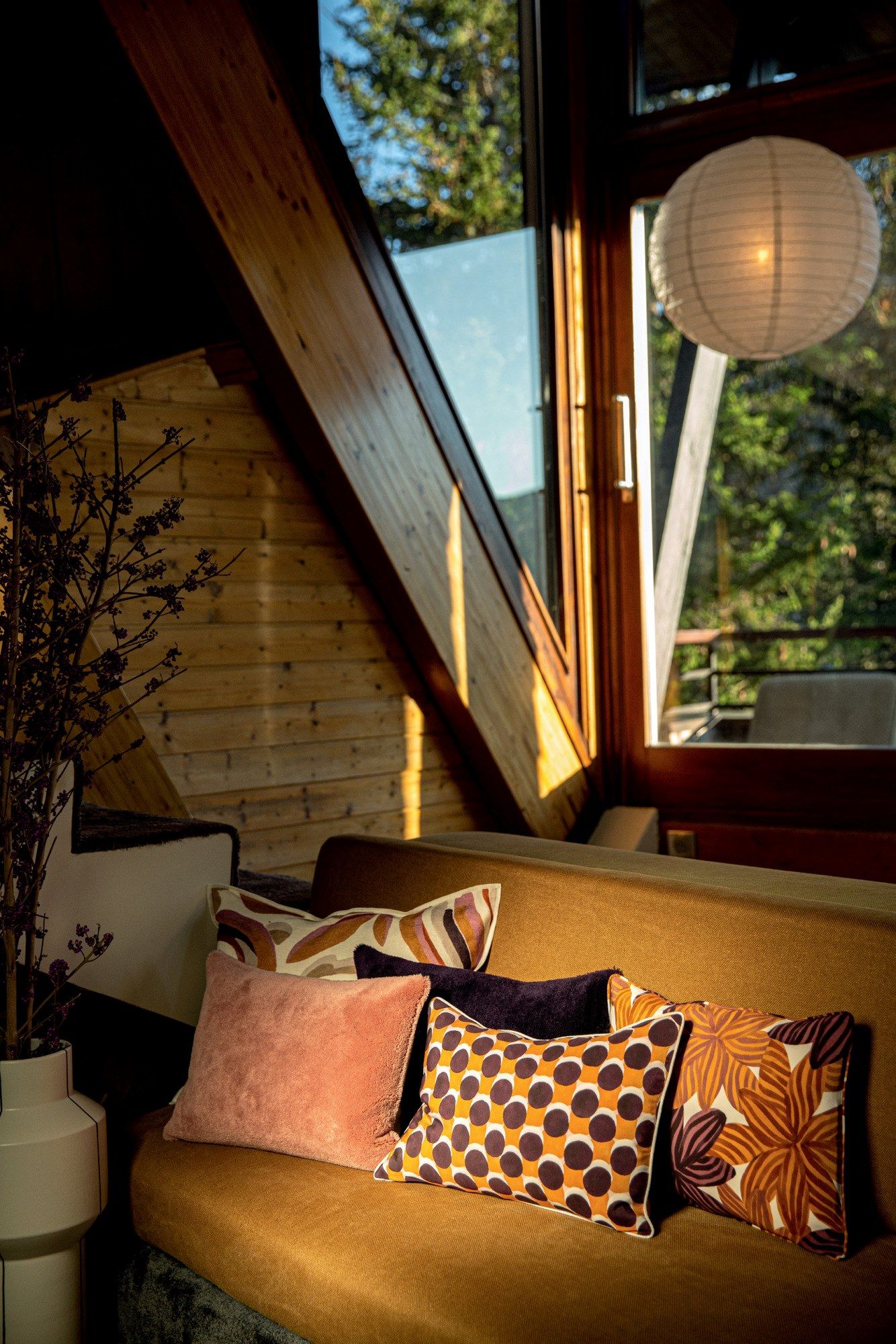 Прямоугольная шелковая подушка с геометрическим рисунком Élitis TWIST ARCH-00130599 - Вид №3