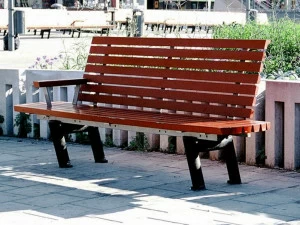 Nola Industrier Скамья из сосны со спинкой Sergel