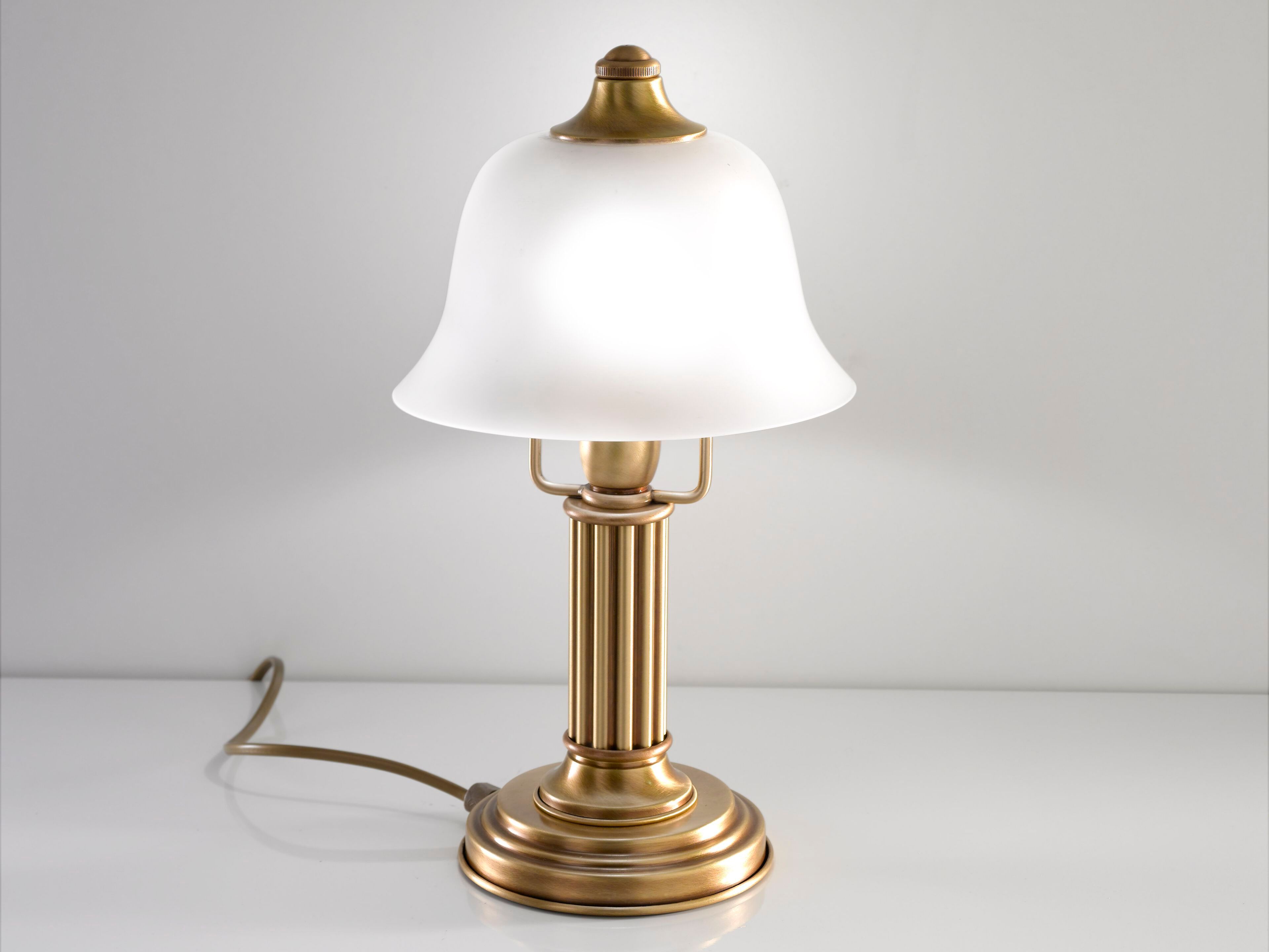 Светодиодная настольная лампа из латуни и стекла Cremasco Illuminazione Венецианская традиция ARCH-00103946 - Вид №1