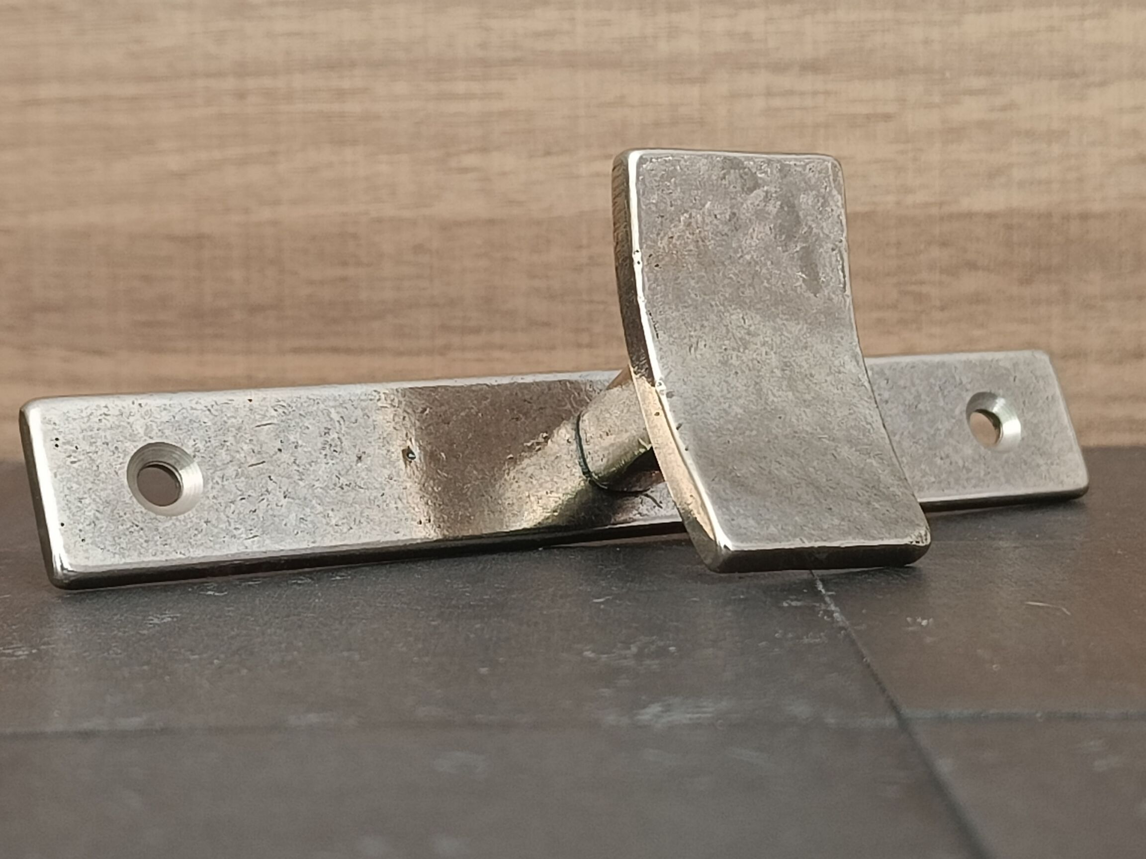 Бронзовая настенная вешалка GIARA ART DESIGN-BRONZE APPENDIABITI ARCH-00037413