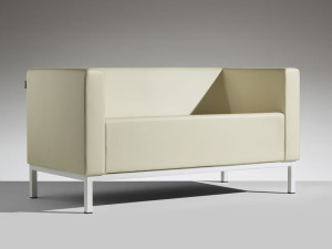 3-местный кожаный диван